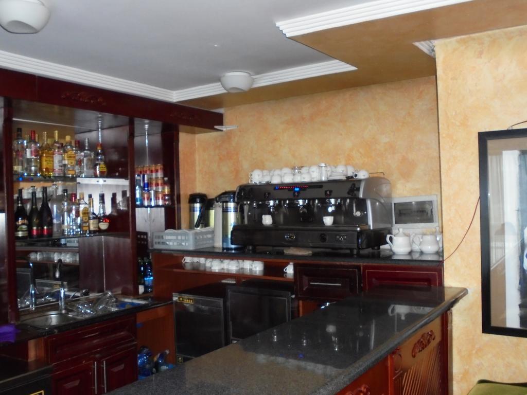 Aphrodite International Hotel 亚的斯亚贝巴 外观 照片