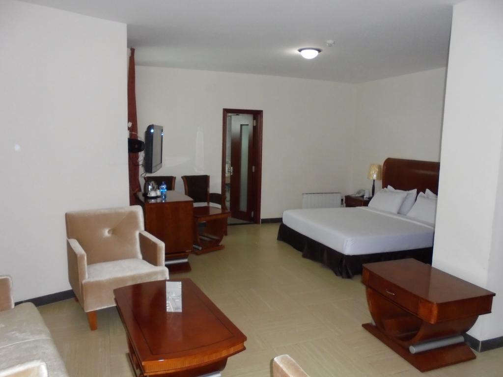 Aphrodite International Hotel 亚的斯亚贝巴 外观 照片